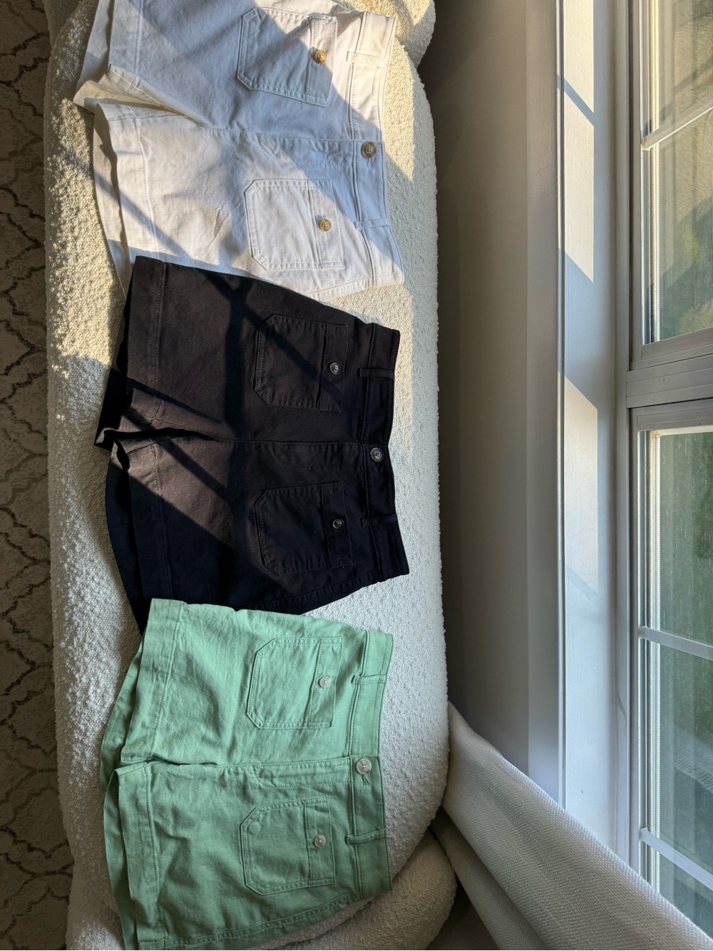 A bundle of LOFT Palmer Shorts. Size 0 - Picture 3 of 5